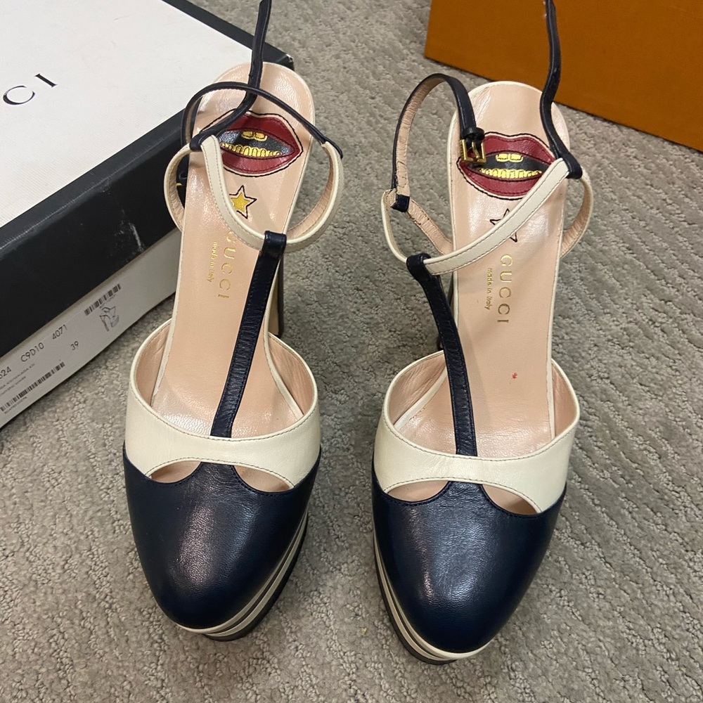 Gucci Angel pump